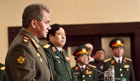 Bộ trưởng Quốc phòng Nga - Đại tướng Sergei Shoigu và Bộ trưởng Quốc Phòng Việt Nam - Đại tướng Phùng Quang Thanh tại Hà Nội đầu tháng 3/2013